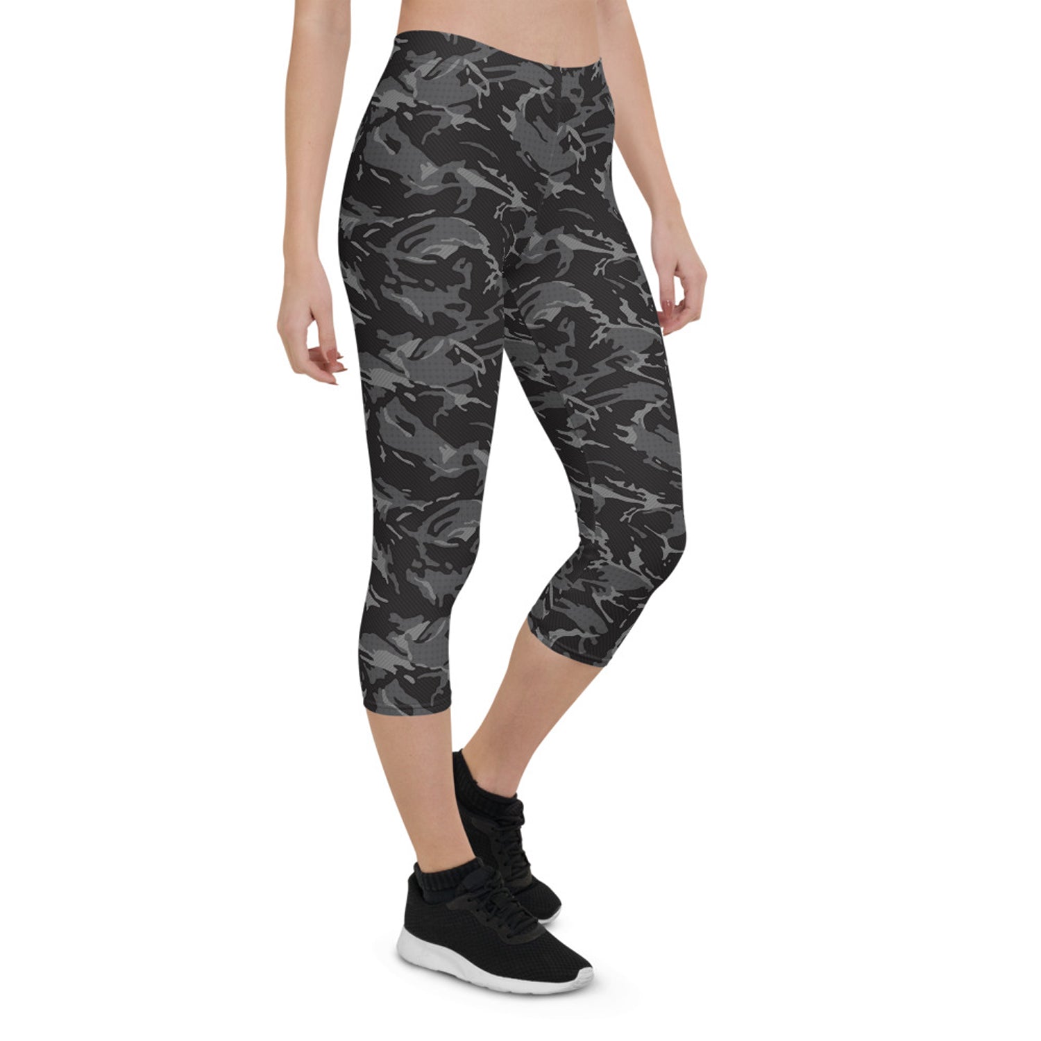 Women's Camouflage Print Red and Black Capri Leggings Y6677 – One Size Fits